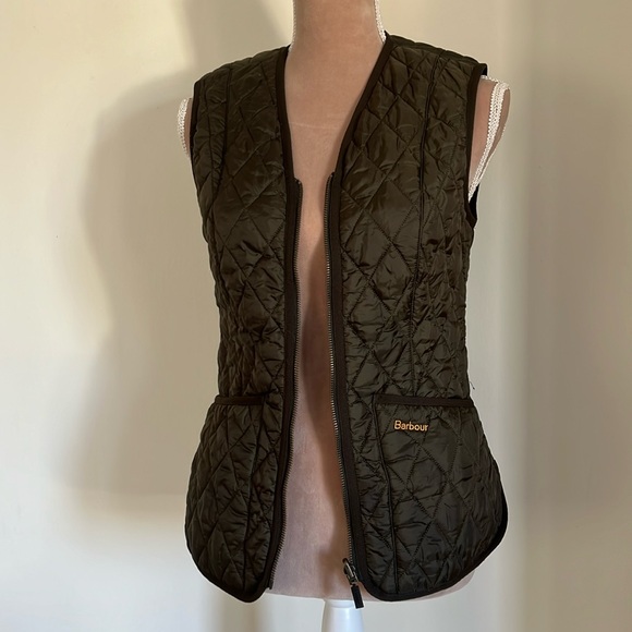 Barbour Jackets & Blazers - Barbour Gilet Vest Sz 4 in Dark Olive. Classic!